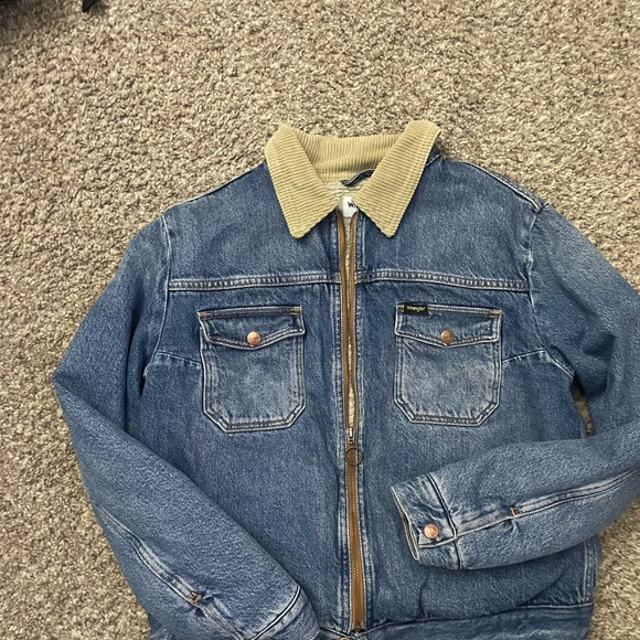 Wrangler Blue Jean Jacket with Tan Collar - Picture 1 of 3